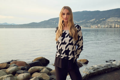 Chic Geometric Zipper Top - Dream Pants